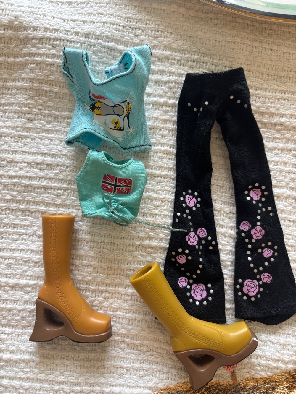 Bratz 1990s doll accessories
